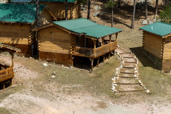 Rock Crest Lodge — Custer, SD